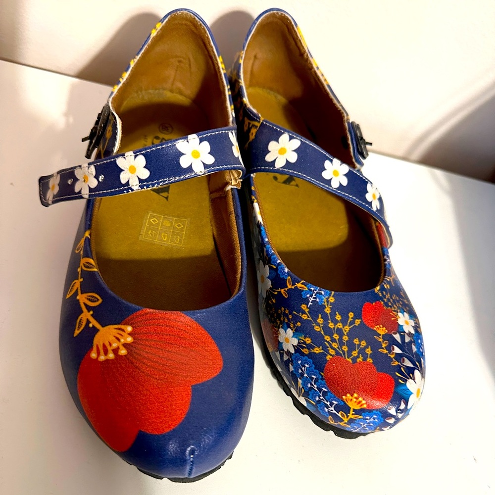 Floral Mary Janes 🌹